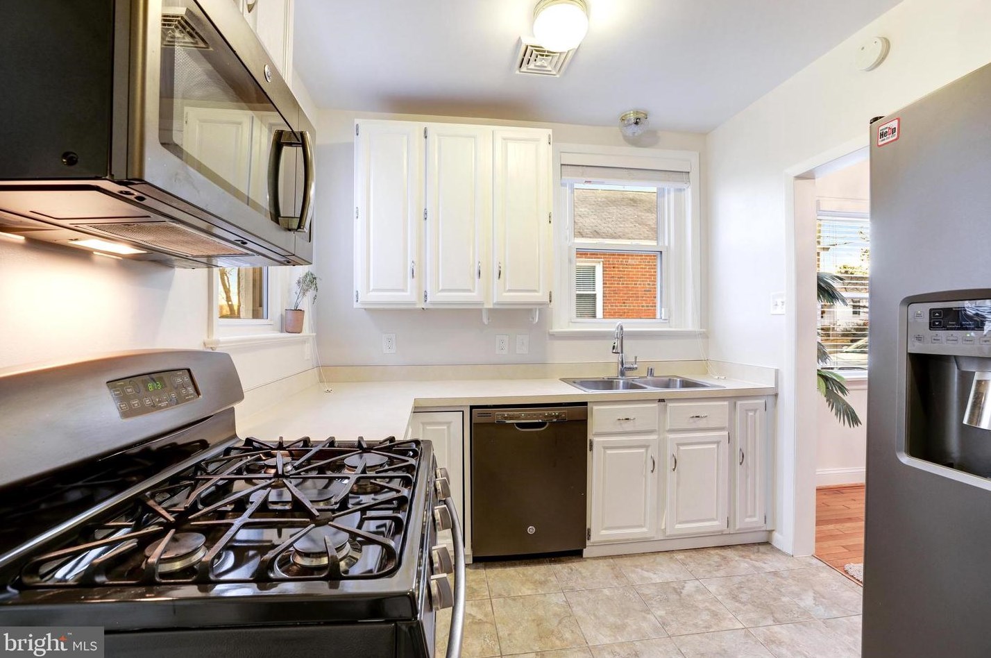 817 Oak St, Arlington VA  22204-4509 exterior