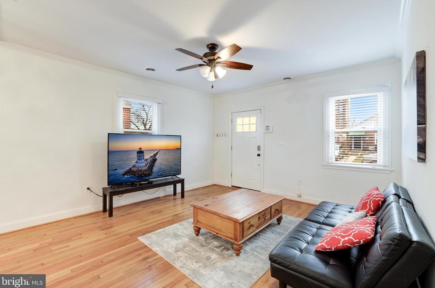817 Oak St, Arlington VA  22204-4509 exterior