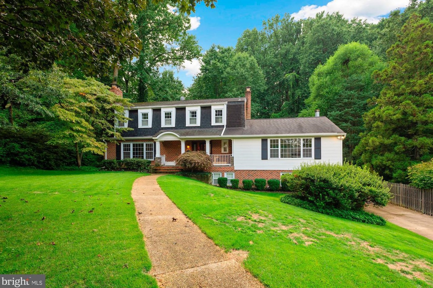 3856 Rixey St, Arlington VA  22207-4621 exterior