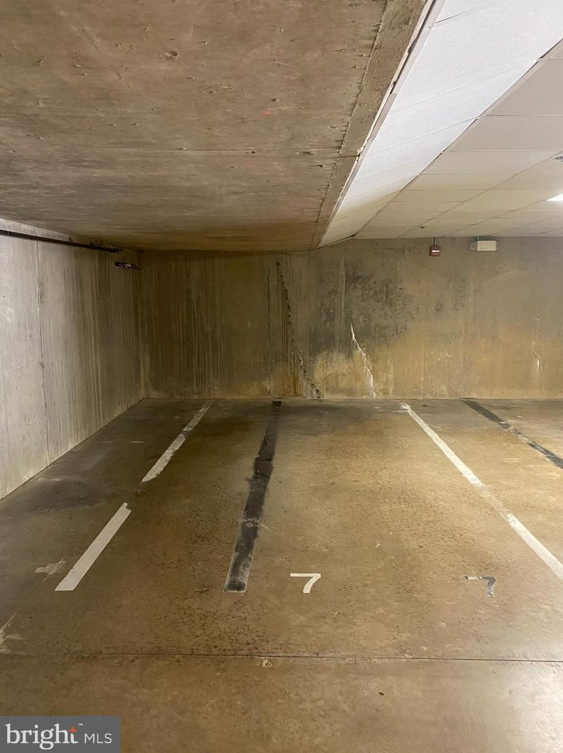 1423 Rhodes St, Arlington VA  22209-2937 exterior