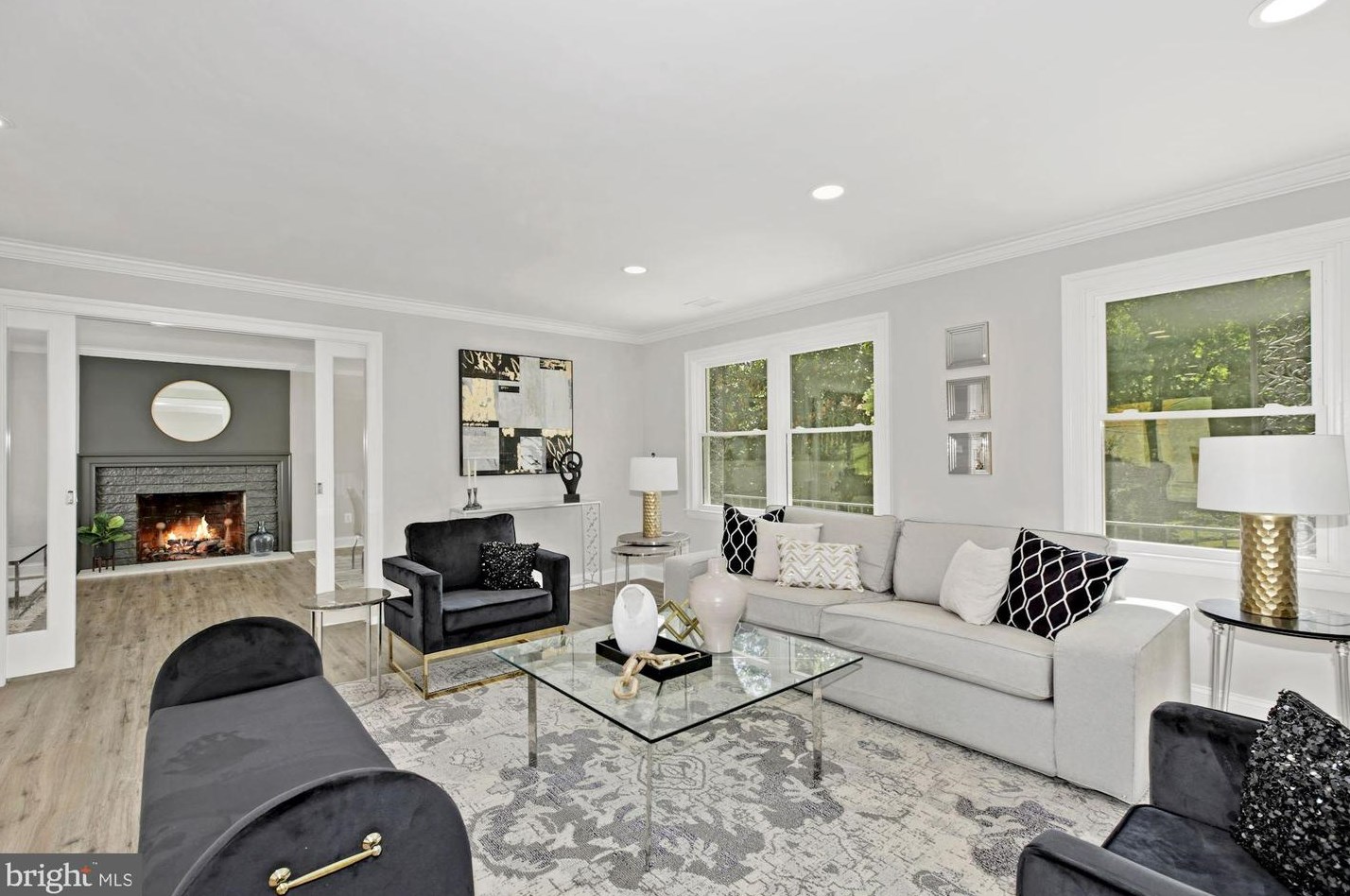 2762 Randolph St, Arlington VA  22207-5223 exterior