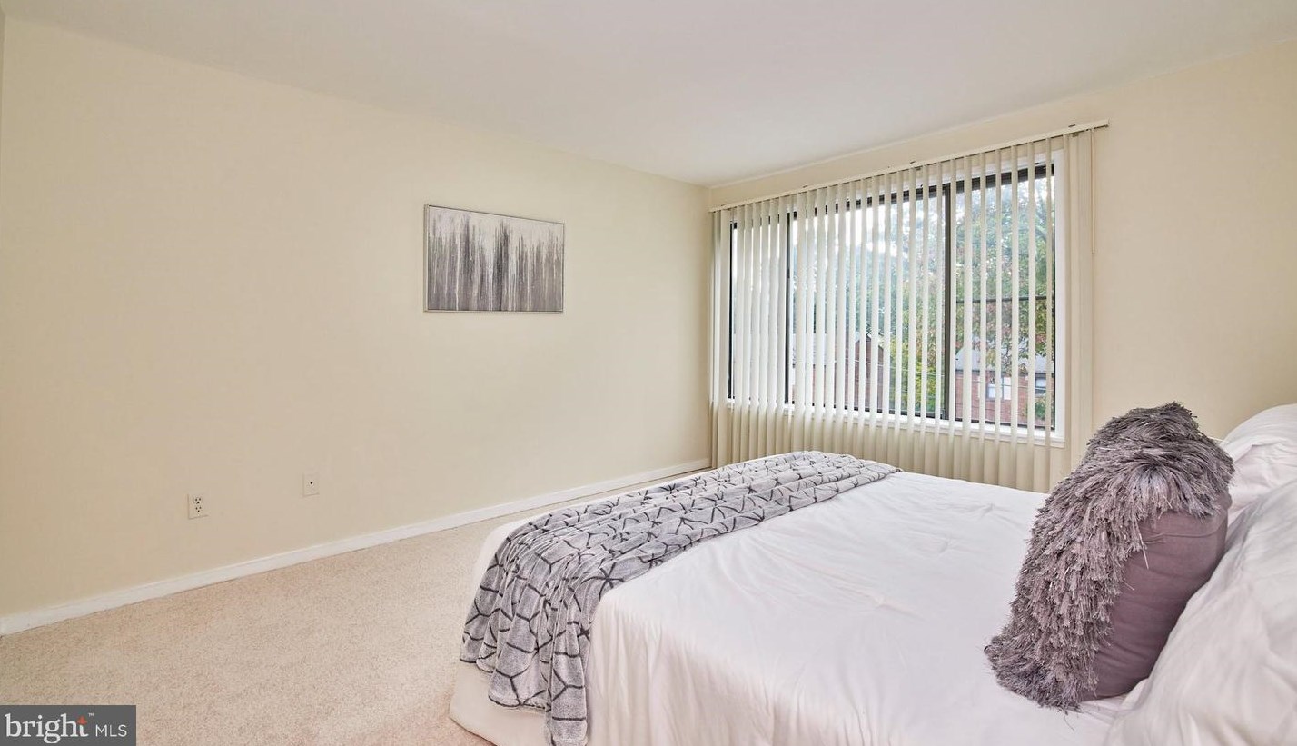 1229 Quinn St, Arlington VA 22209-3305 exterior