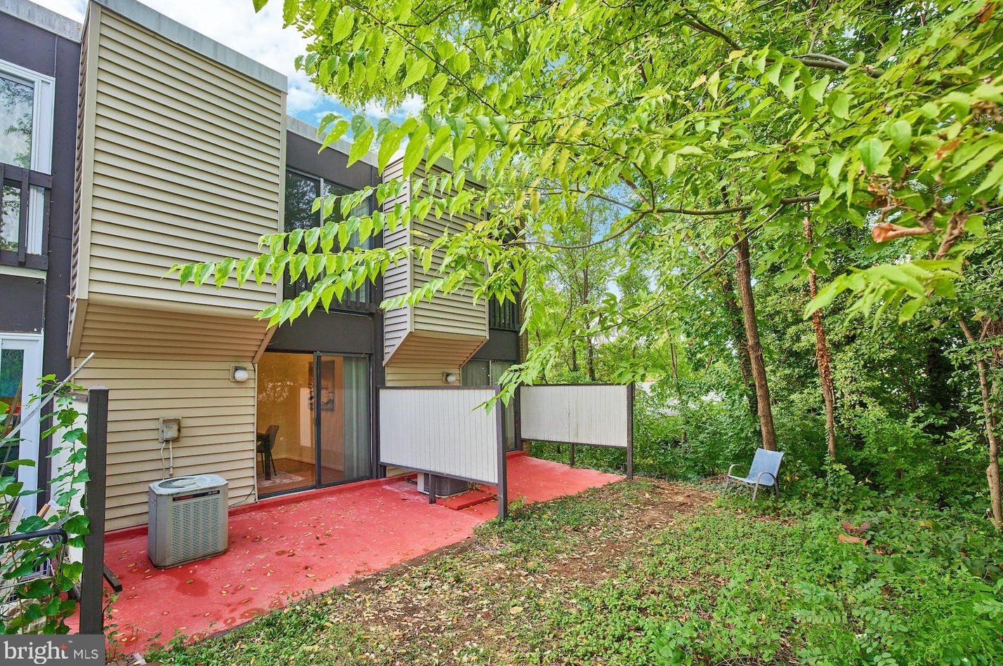 1229 Quinn St, Arlington VA 22209-3305 exterior