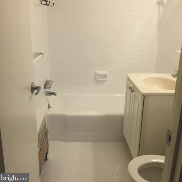 750 Dickerson St, Arlington VA  22204-2955 exterior