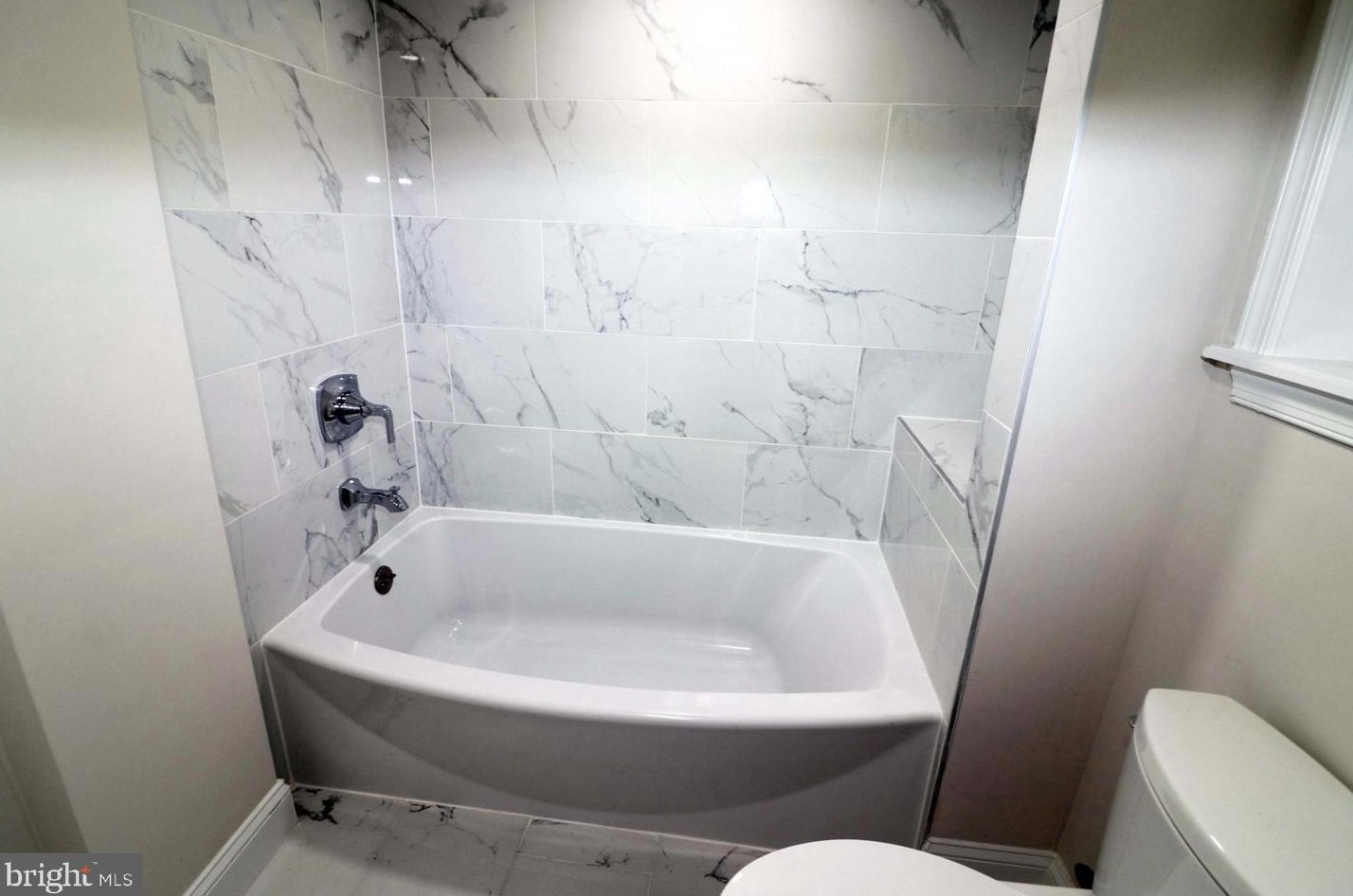 801 Veitch St, Arlington VA  22204-2124 exterior