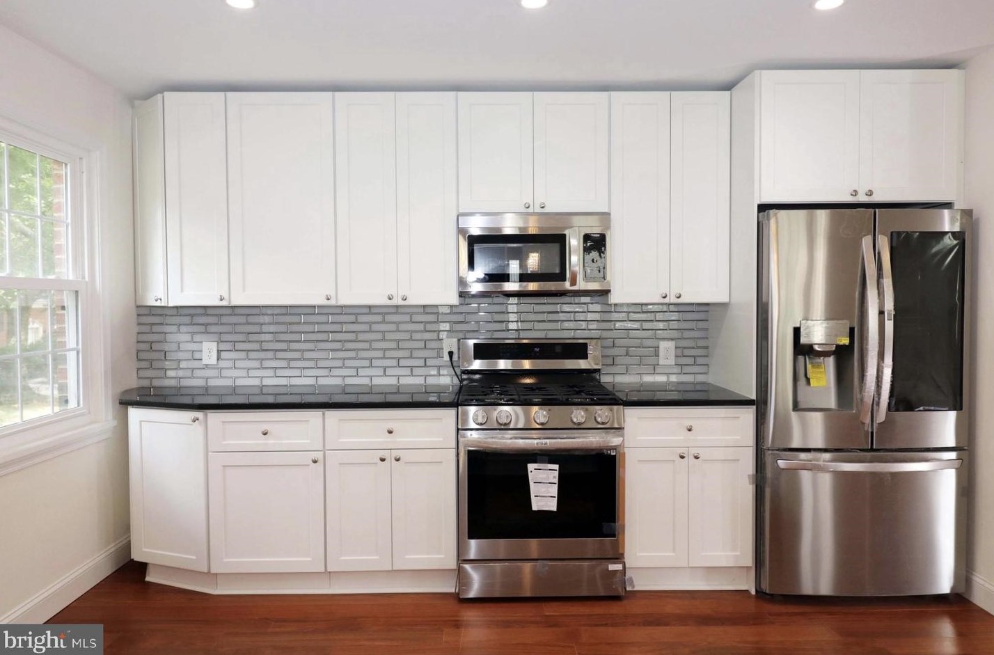 801 Veitch St, Arlington VA  22204-2124 exterior