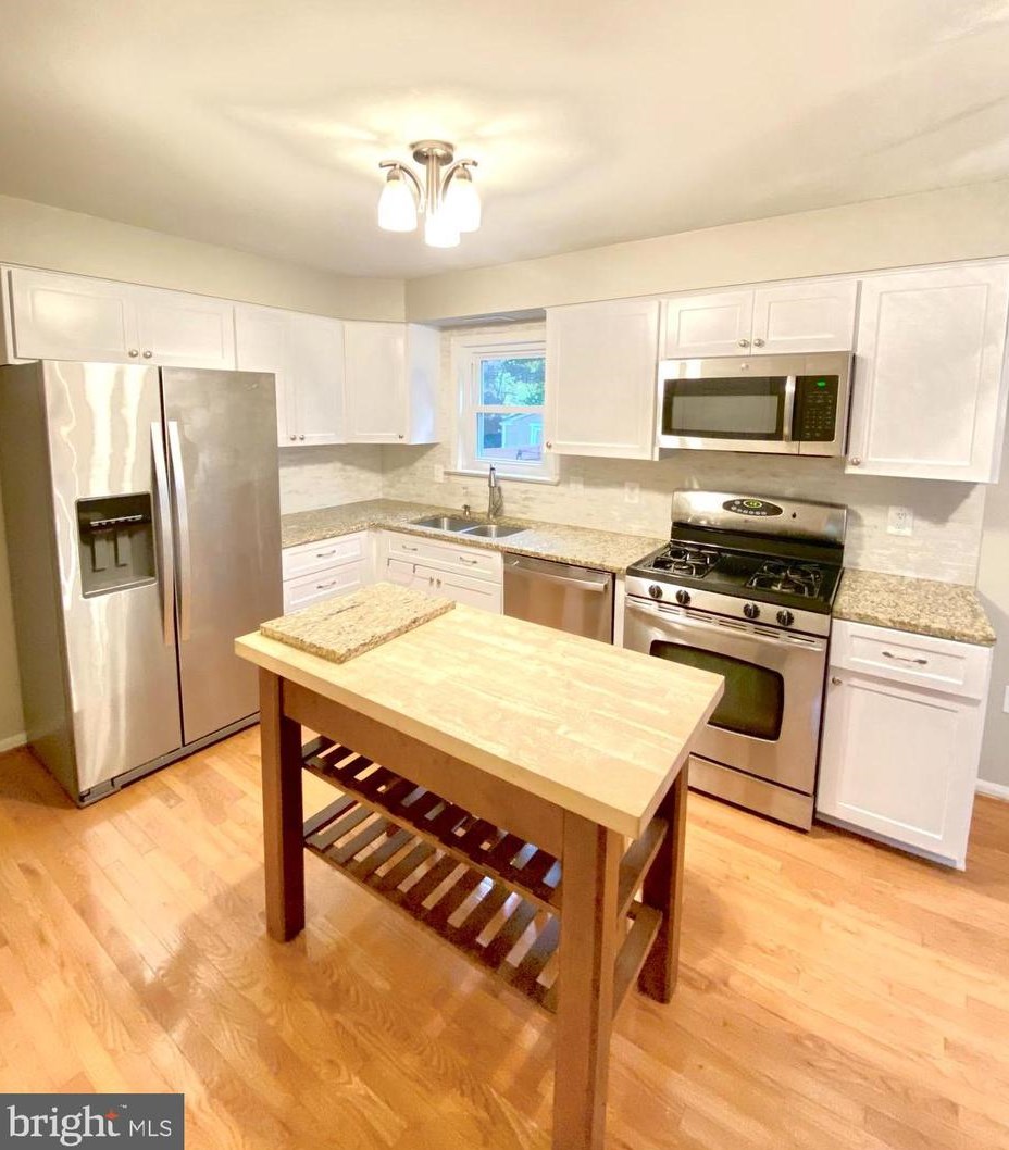 3103 Grove St, Arlington VA  22202-2334 exterior