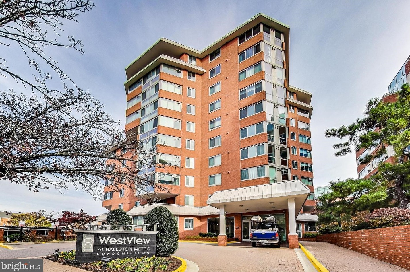 1001 Vermont St, Arlington VA  22201-4763 exterior