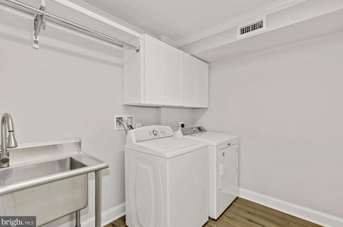 2762 Randolph St, Arlington VA  22207-5223 exterior