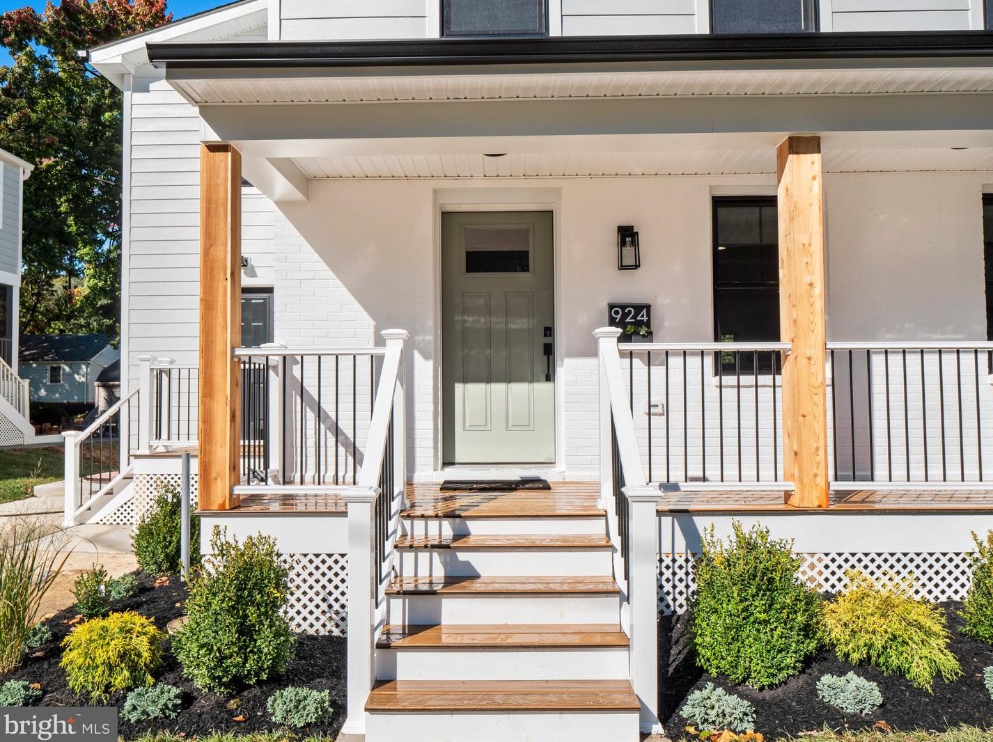 924 Lebanon St, Arlington VA  22205-1434 exterior