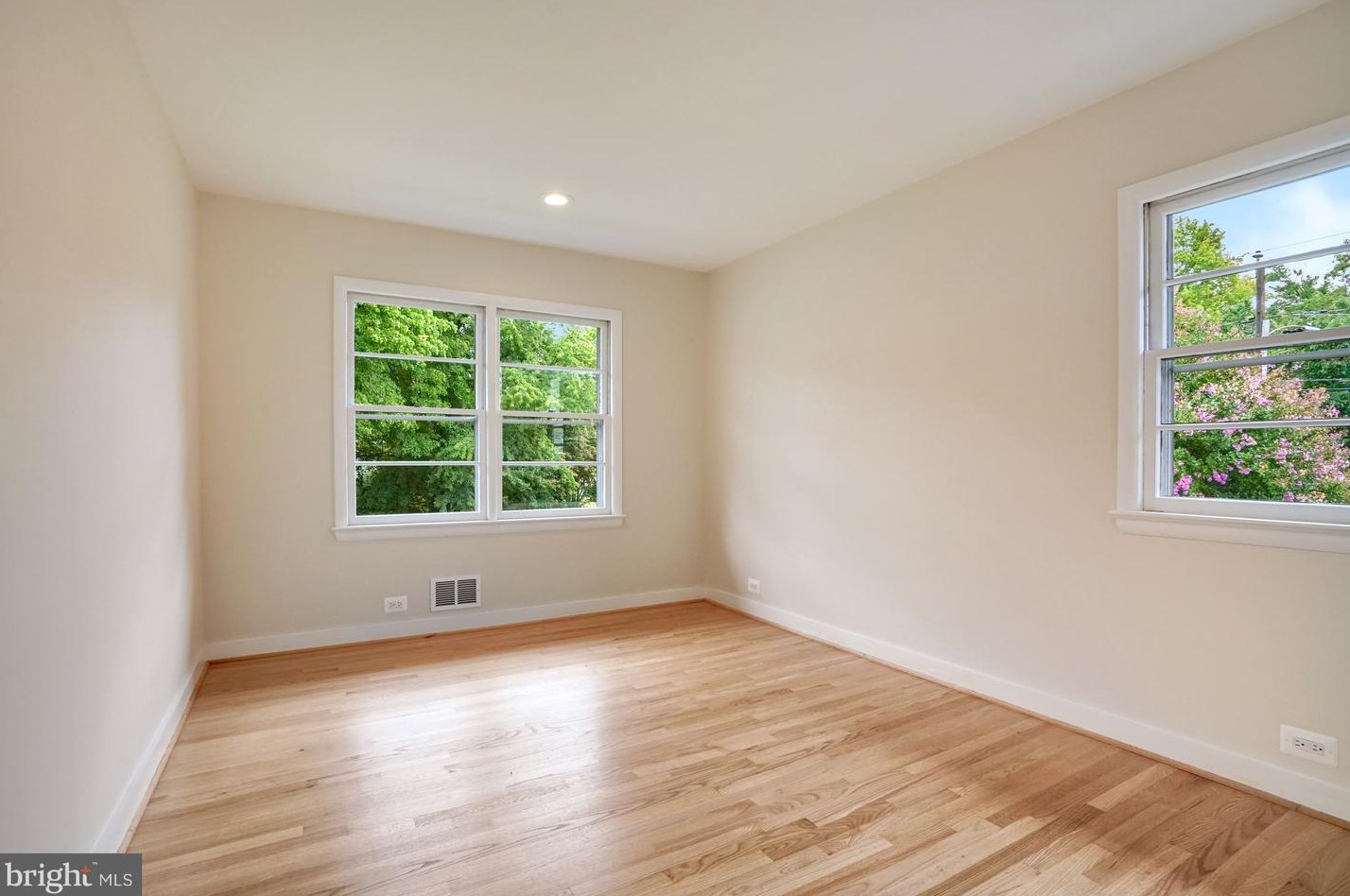 2600 Nottingham St, Arlington VA  22207-1249 exterior