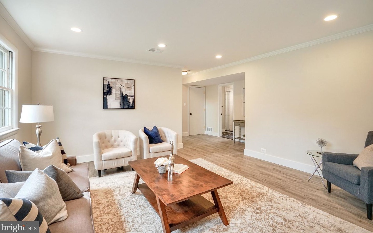 2600 Nottingham St, Arlington VA  22207-1249 exterior