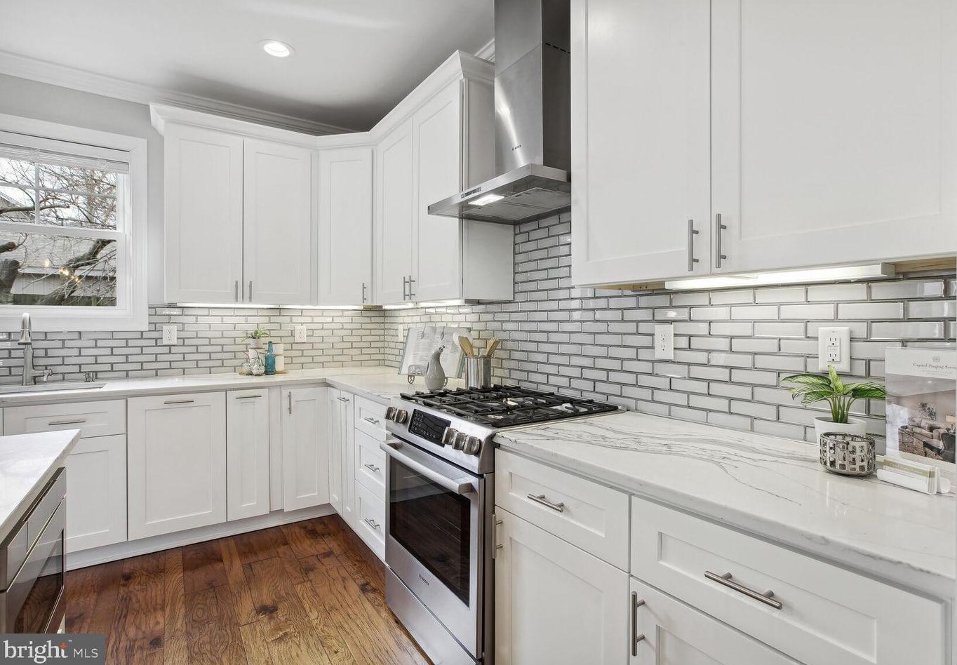 1244 Taylor St, Arlington VA 22201-5728 exterior