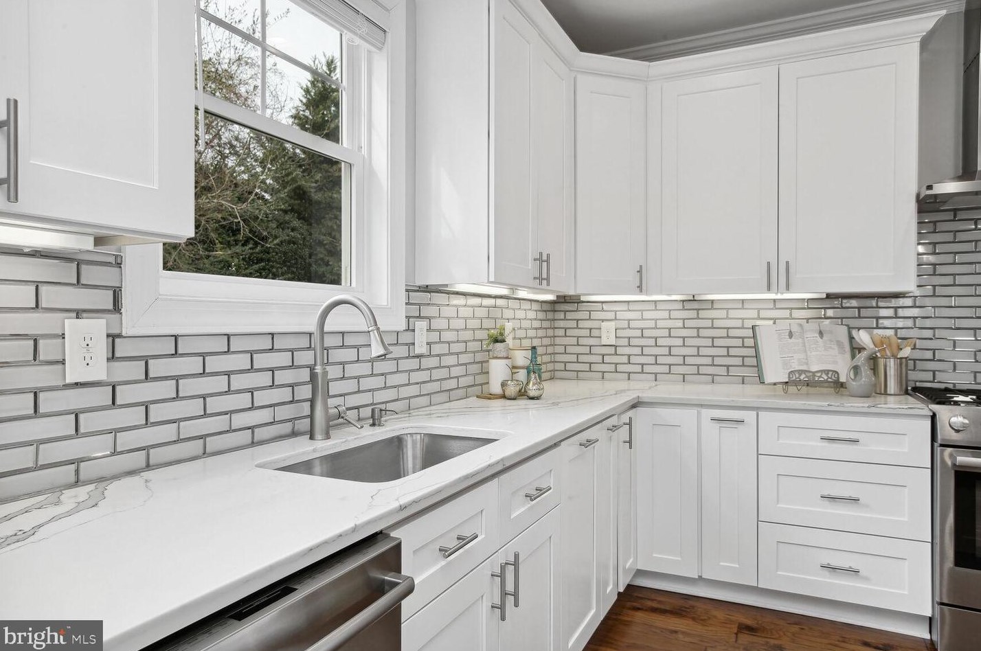 1244 Taylor St, Arlington VA 22201-5728 exterior