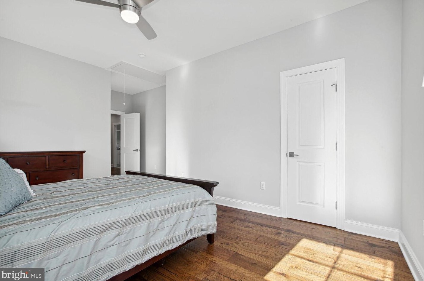 1244 Taylor St, Arlington VA 22201-5728 exterior