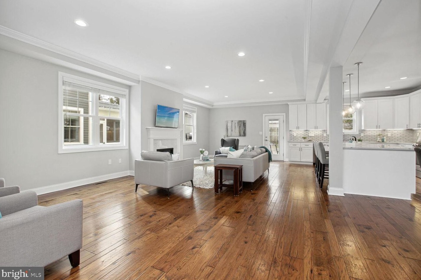 1244 Taylor St, Arlington VA 22201-5728 exterior