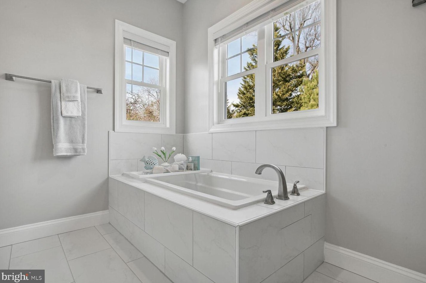 1244 Taylor St, Arlington VA 22201-5728 exterior