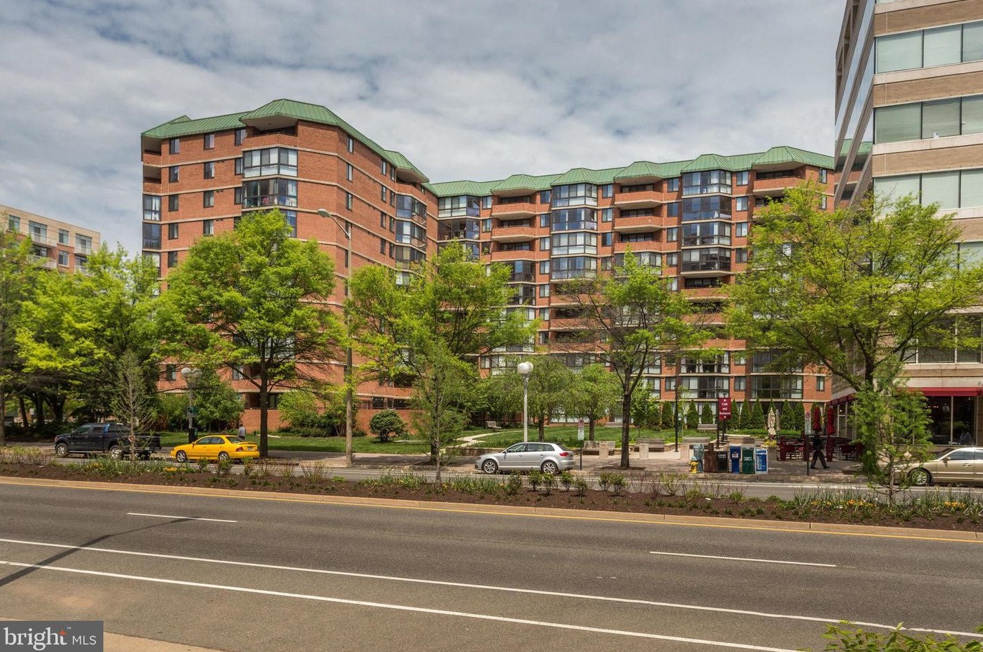 1001 Randolph St, Arlington VA  22201-5602 exterior
