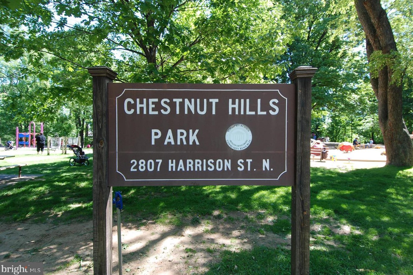 2525 Kenilworth St, Arlington VA  22207-1420 exterior