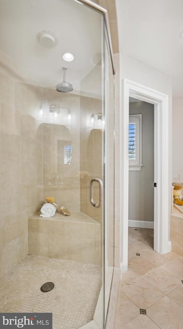 2525 Kenilworth St, Arlington VA  22207-1420 exterior