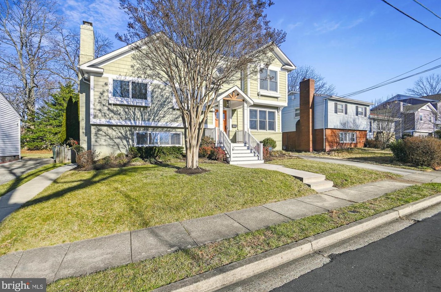 2525 Kenilworth St, Arlington VA  22207-1420 exterior