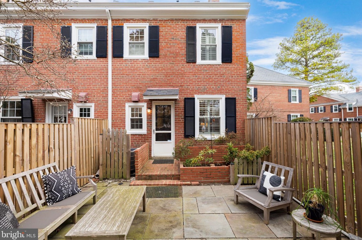 3465 Stafford St, Arlington VA  22206-1917 exterior