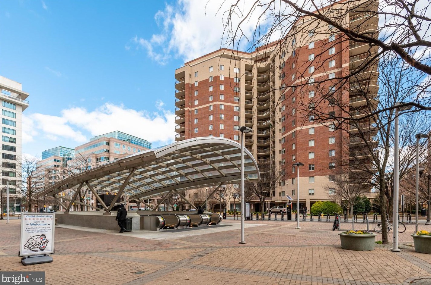 901 Monroe St, Arlington VA 22204-4207 exterior