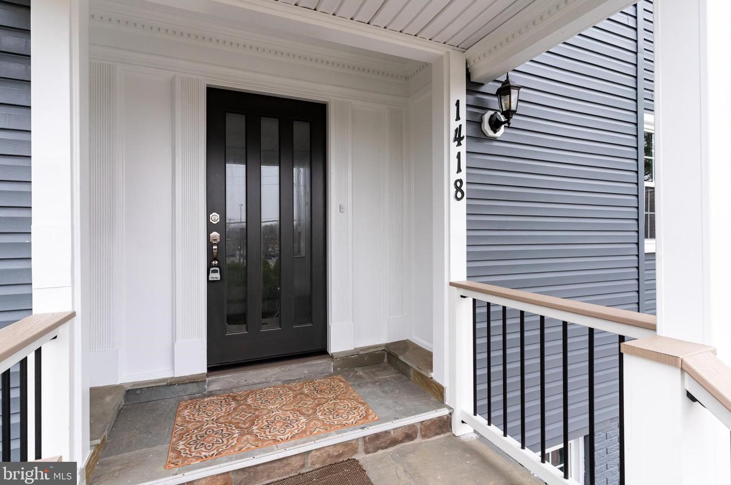 1418 Dinwiddie St, Arlington VA  22206-1069 exterior