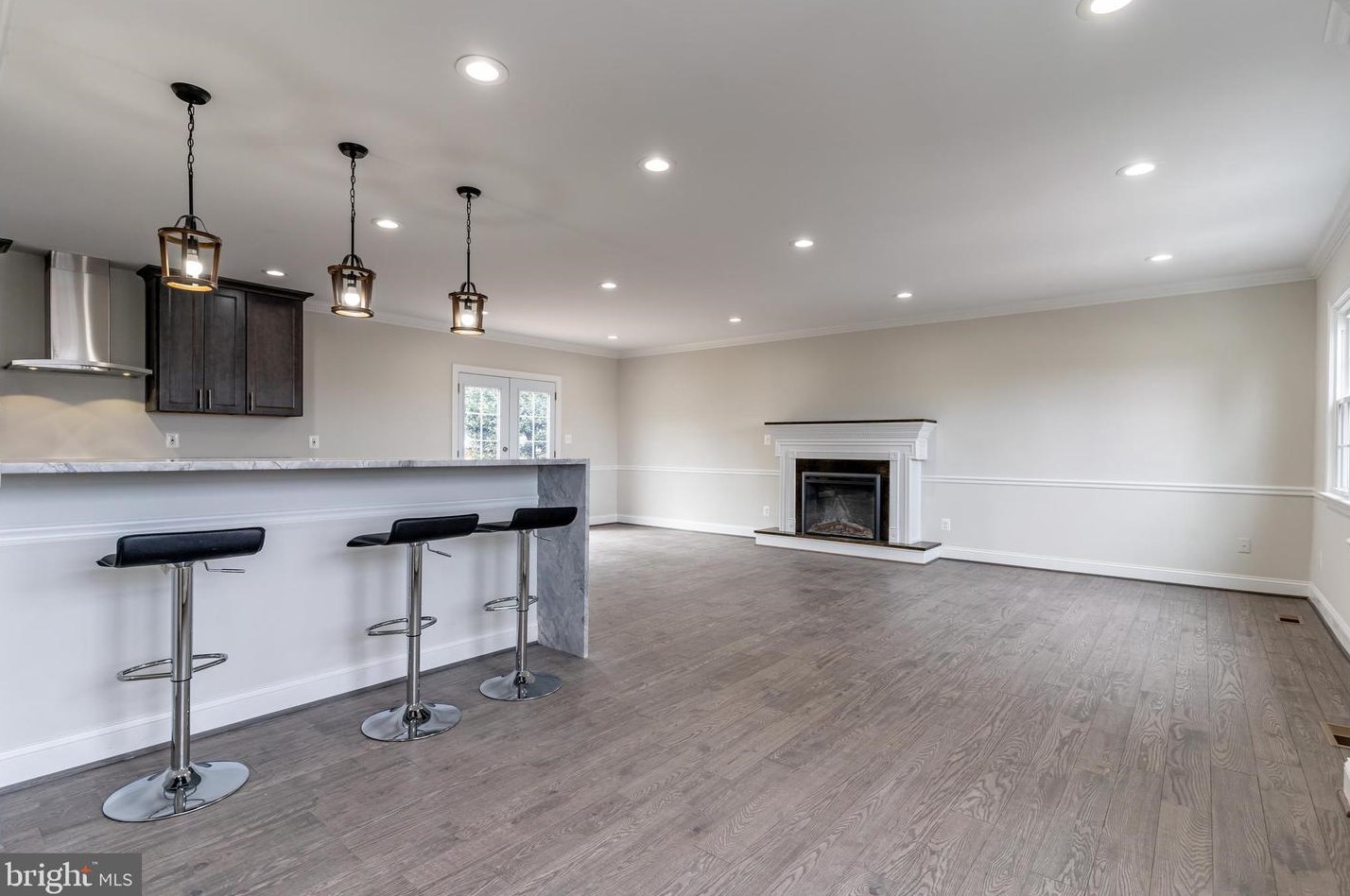 1418 Dinwiddie St, Arlington VA  22206-1069 exterior