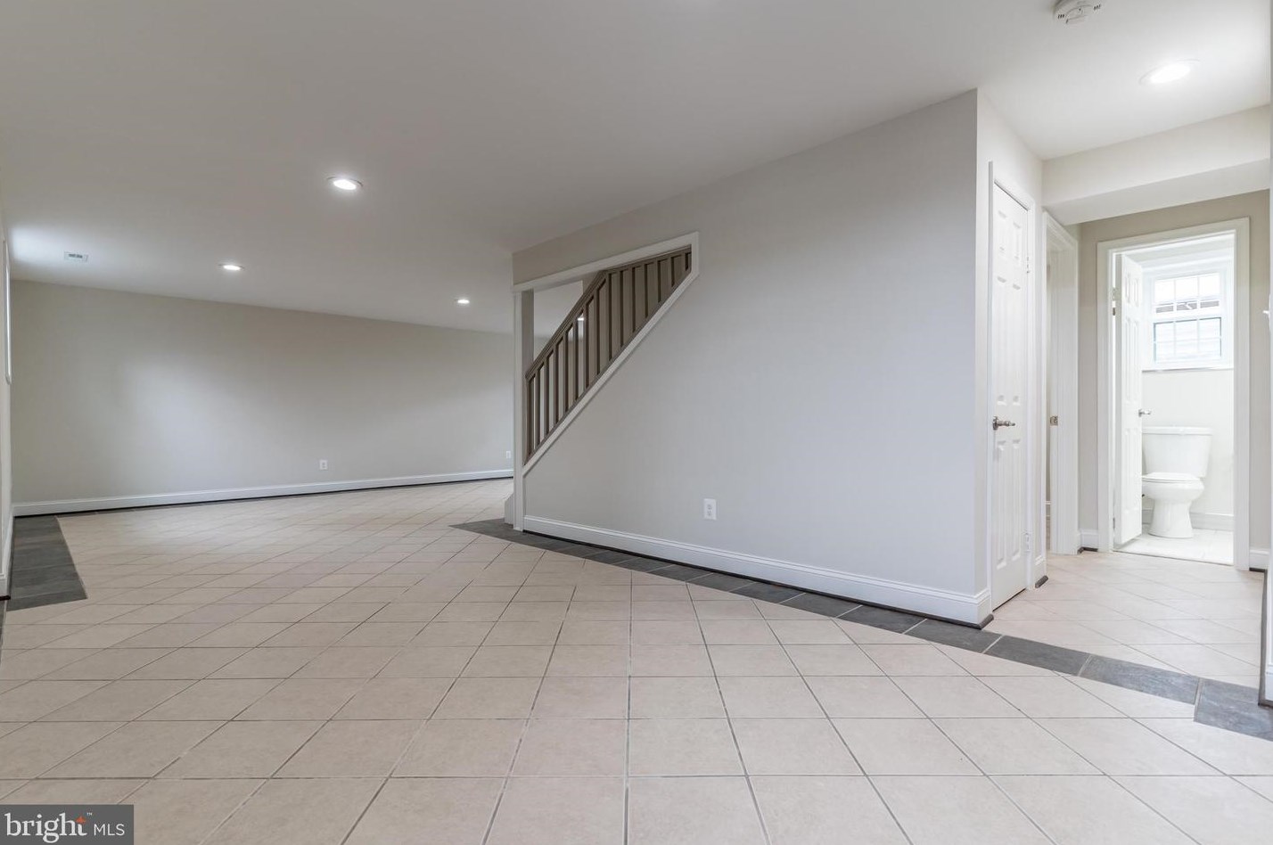 1418 Dinwiddie St, Arlington VA  22206-1069 exterior