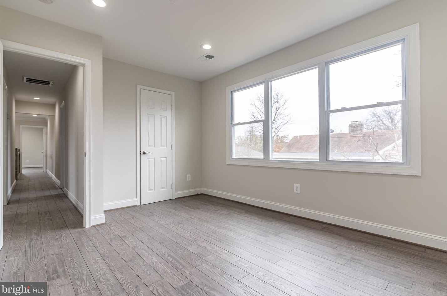 1418 Dinwiddie St, Arlington VA  22206-1069 exterior