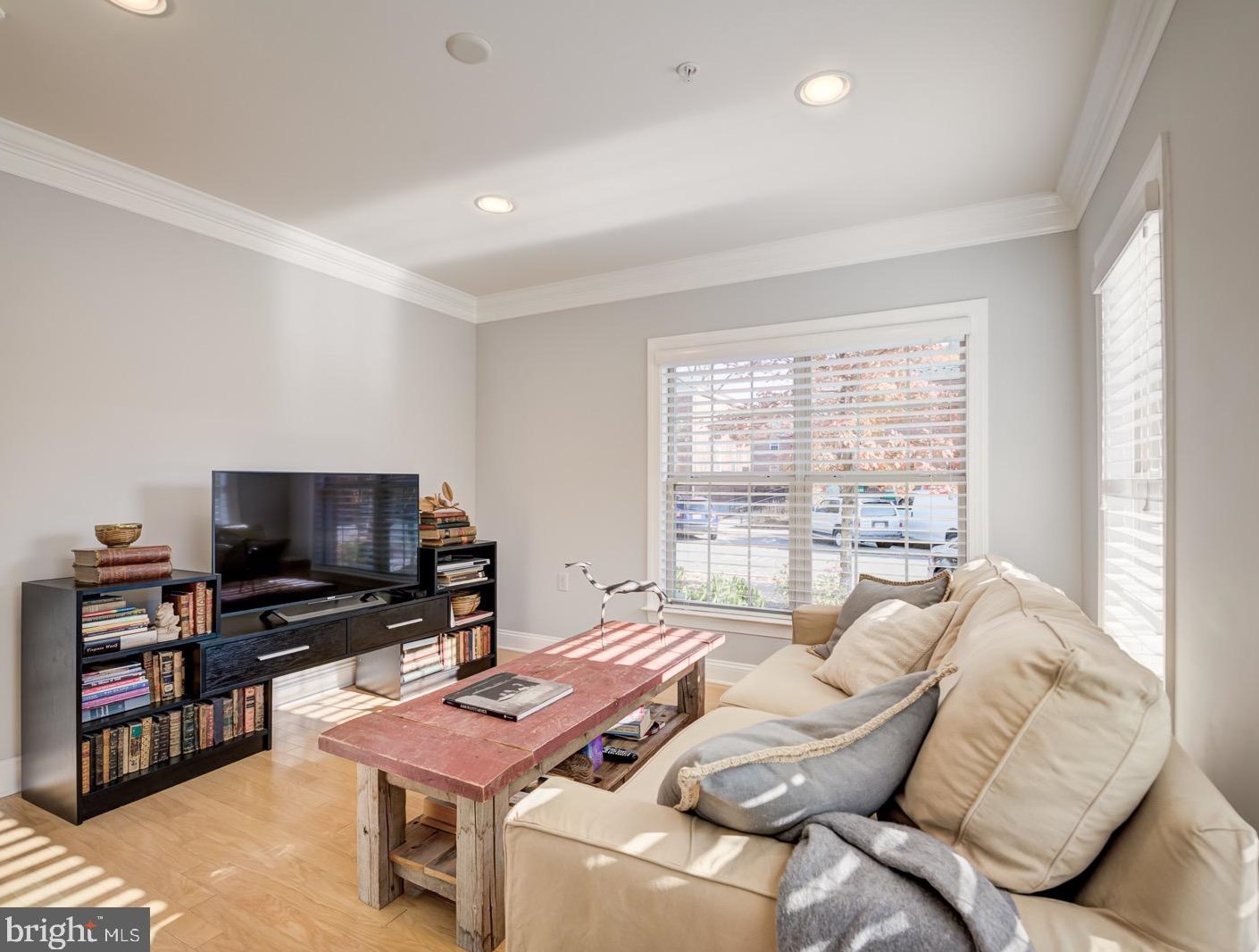 401 George Mason Dr, Arlington VA 22203-2502 exterior