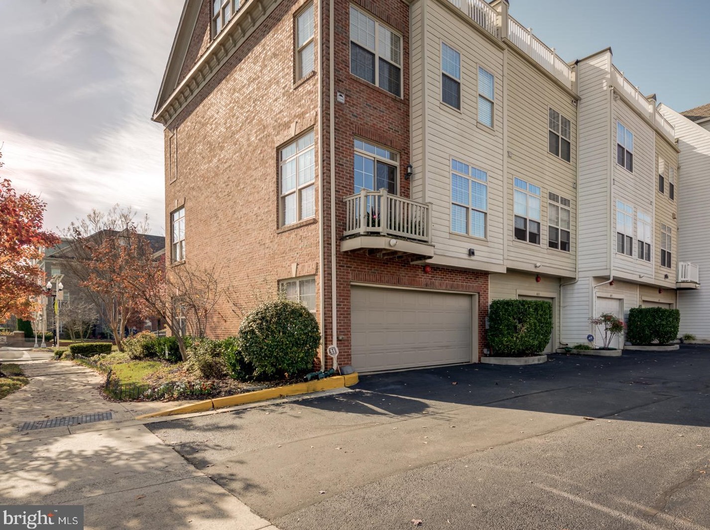 401 George Mason Dr, Arlington VA 22203-2502 exterior