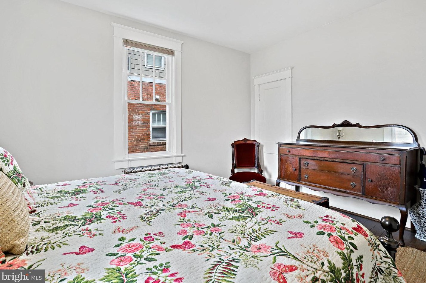 1700 Taylor St, Arlington VA 22204-4046 exterior