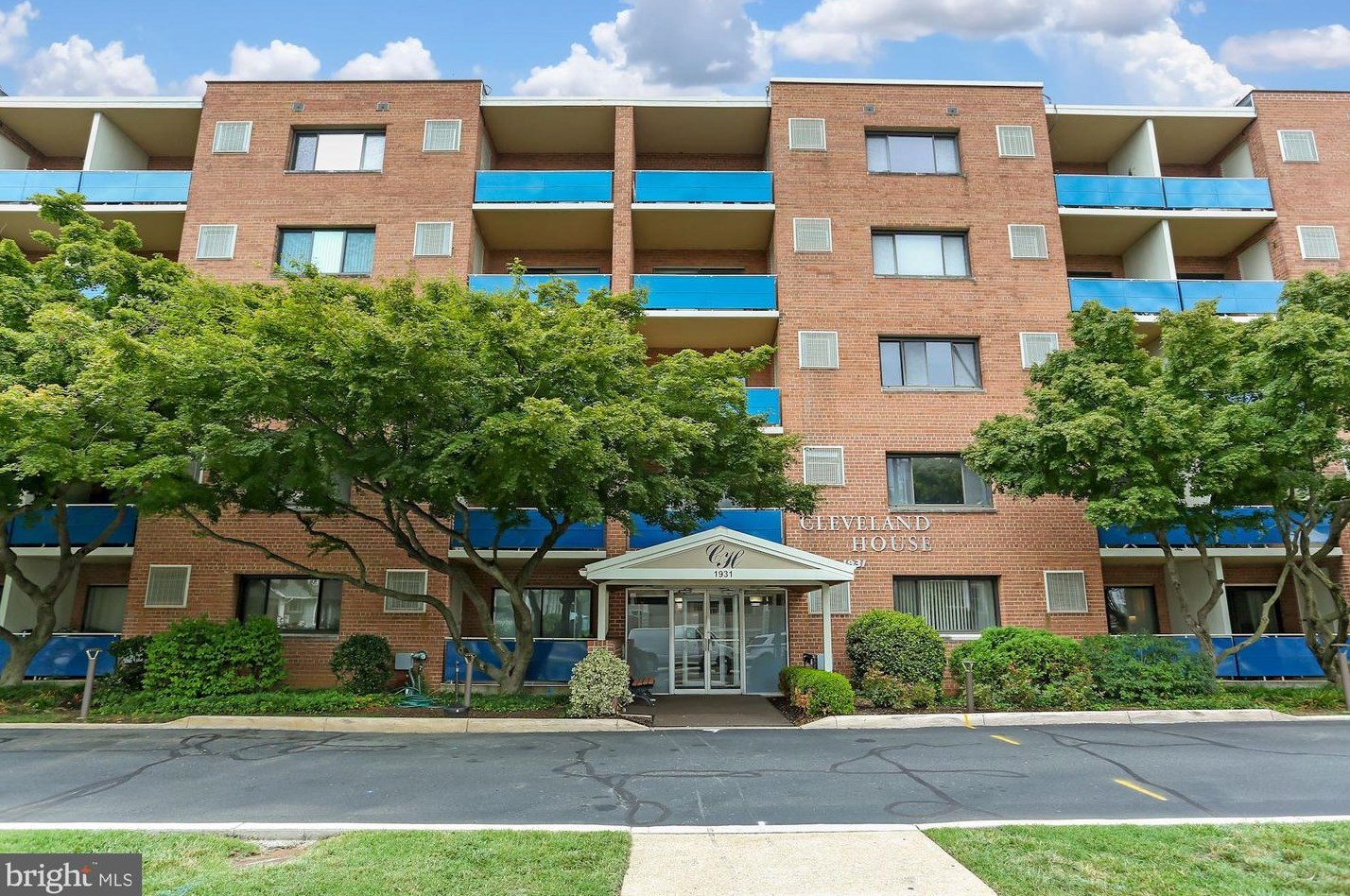 1931 Cleveland St, Arlington VA  22201-4162 exterior