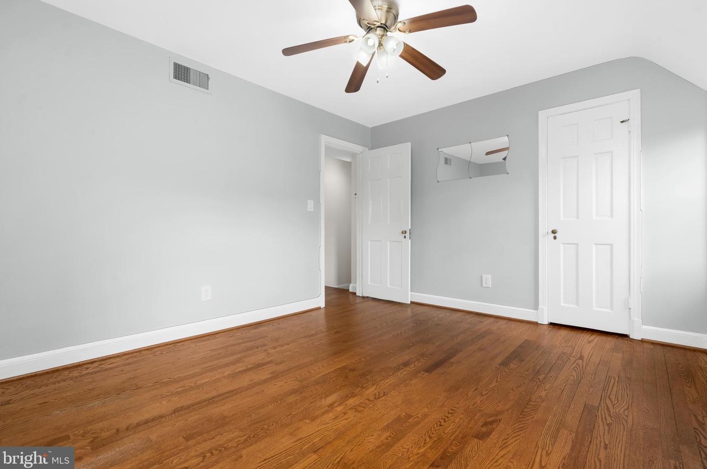 1035 Monroe St, Arlington VA 22201-4503 exterior