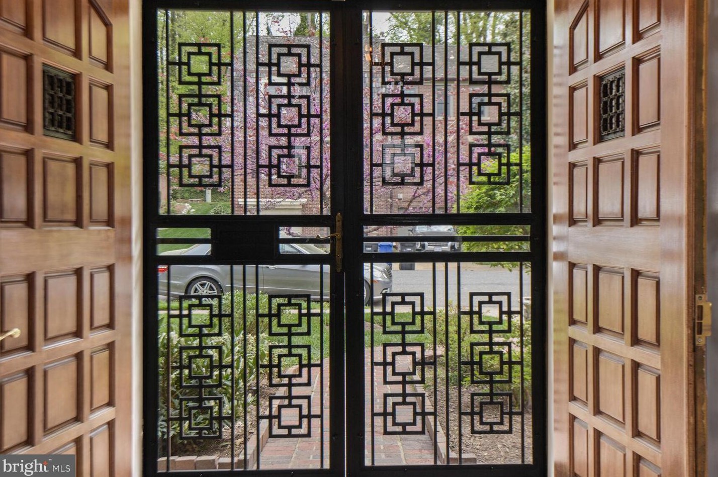 2342 Queen St, Arlington VA  22202-1549 exterior