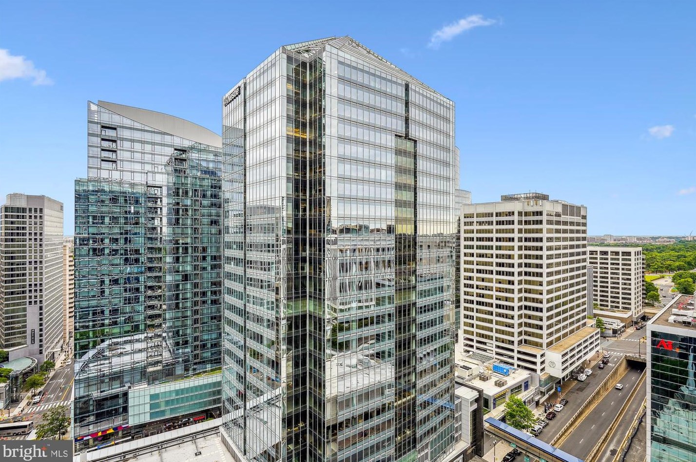 1881 Nash St, Arlington VA  22209-1511 exterior