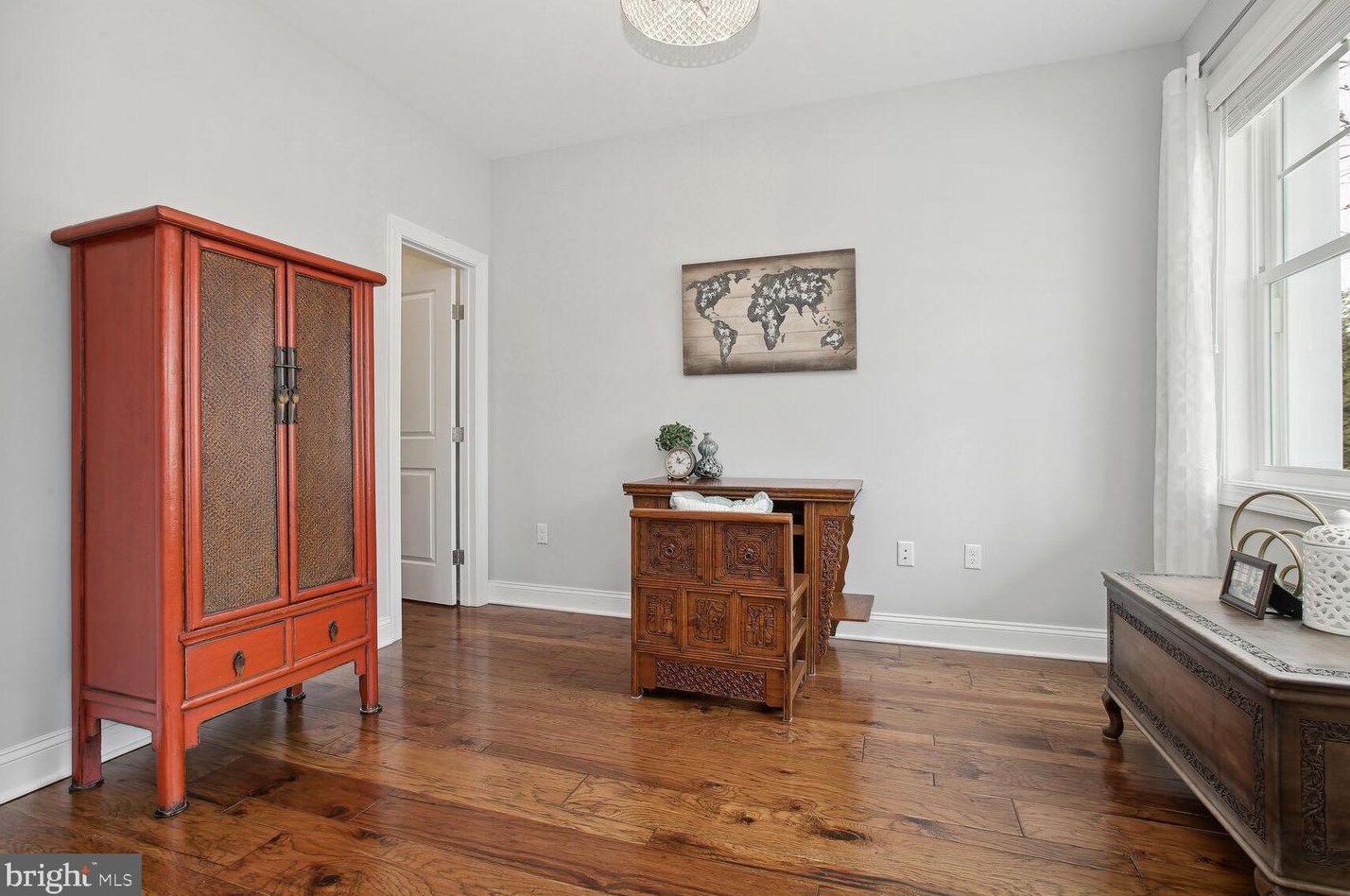 1244 Taylor St, Arlington VA 22201-5728 exterior