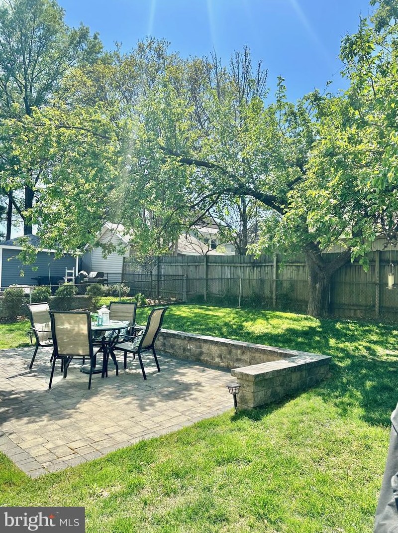 1244 Taylor St, Arlington VA 22201-5728 exterior