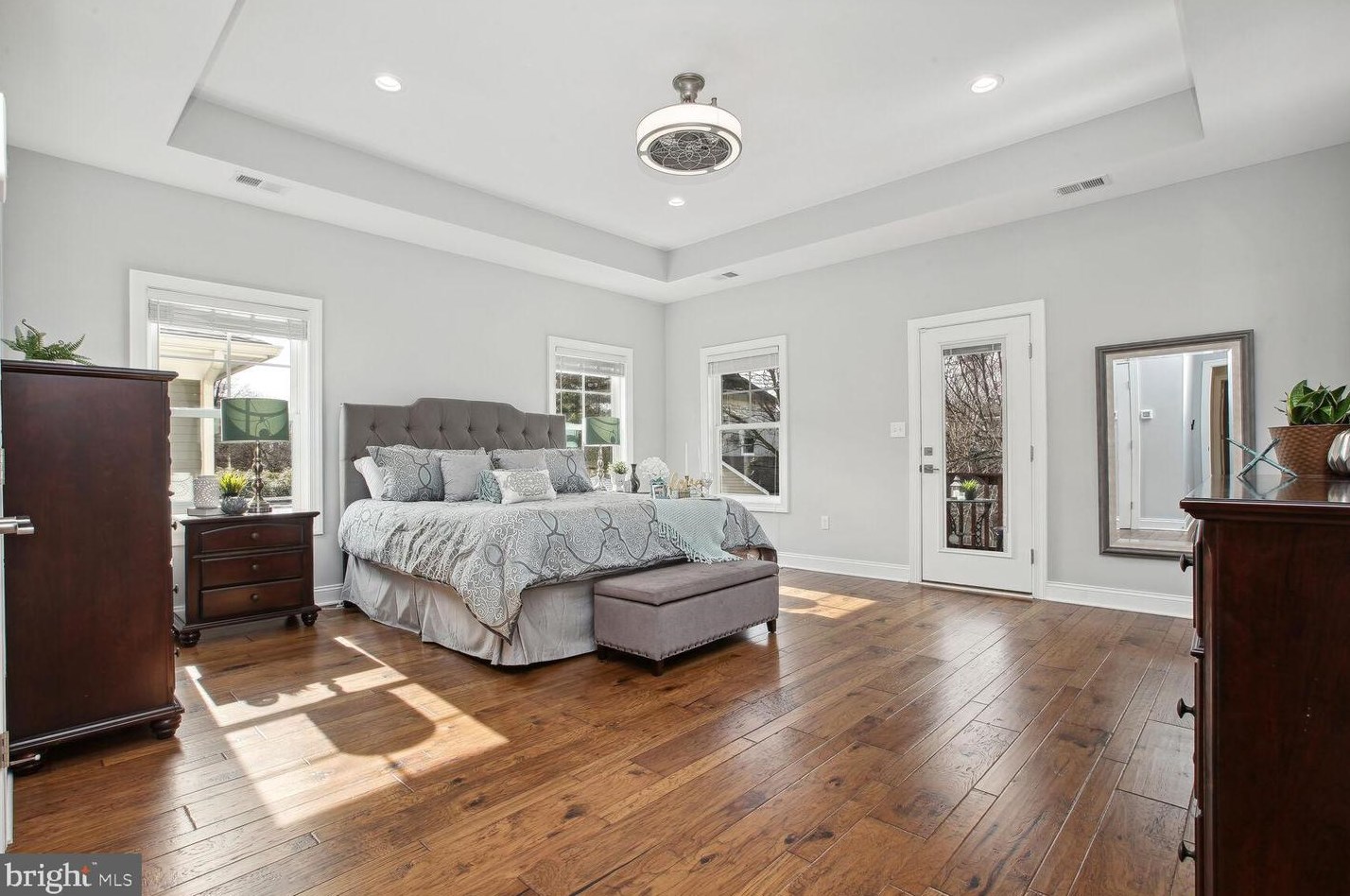 1244 Taylor St, Arlington VA 22201-5728 exterior