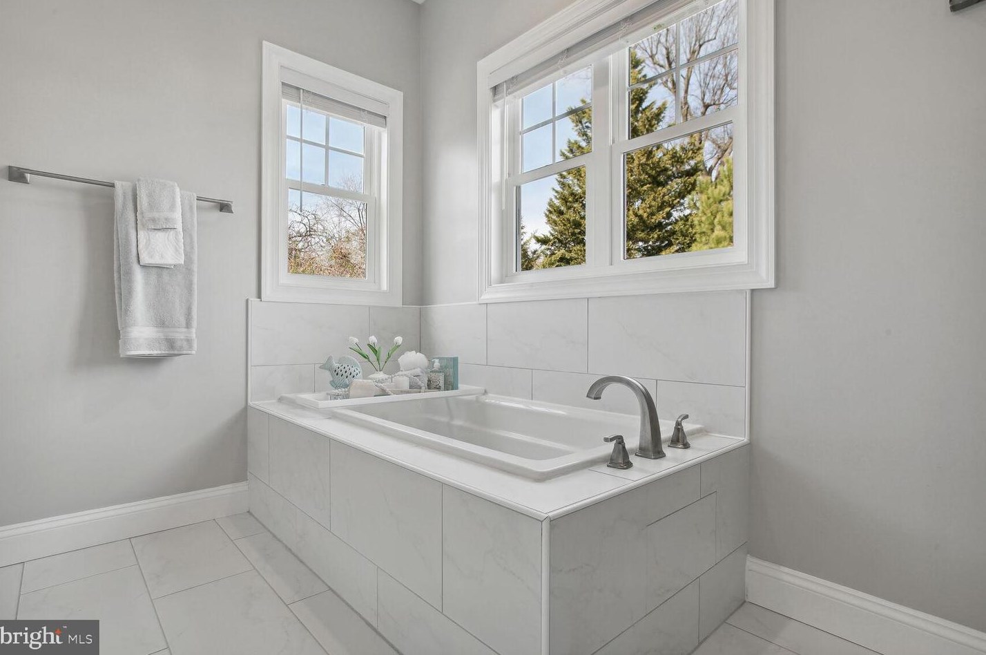 1244 Taylor St, Arlington VA 22201-5728 exterior