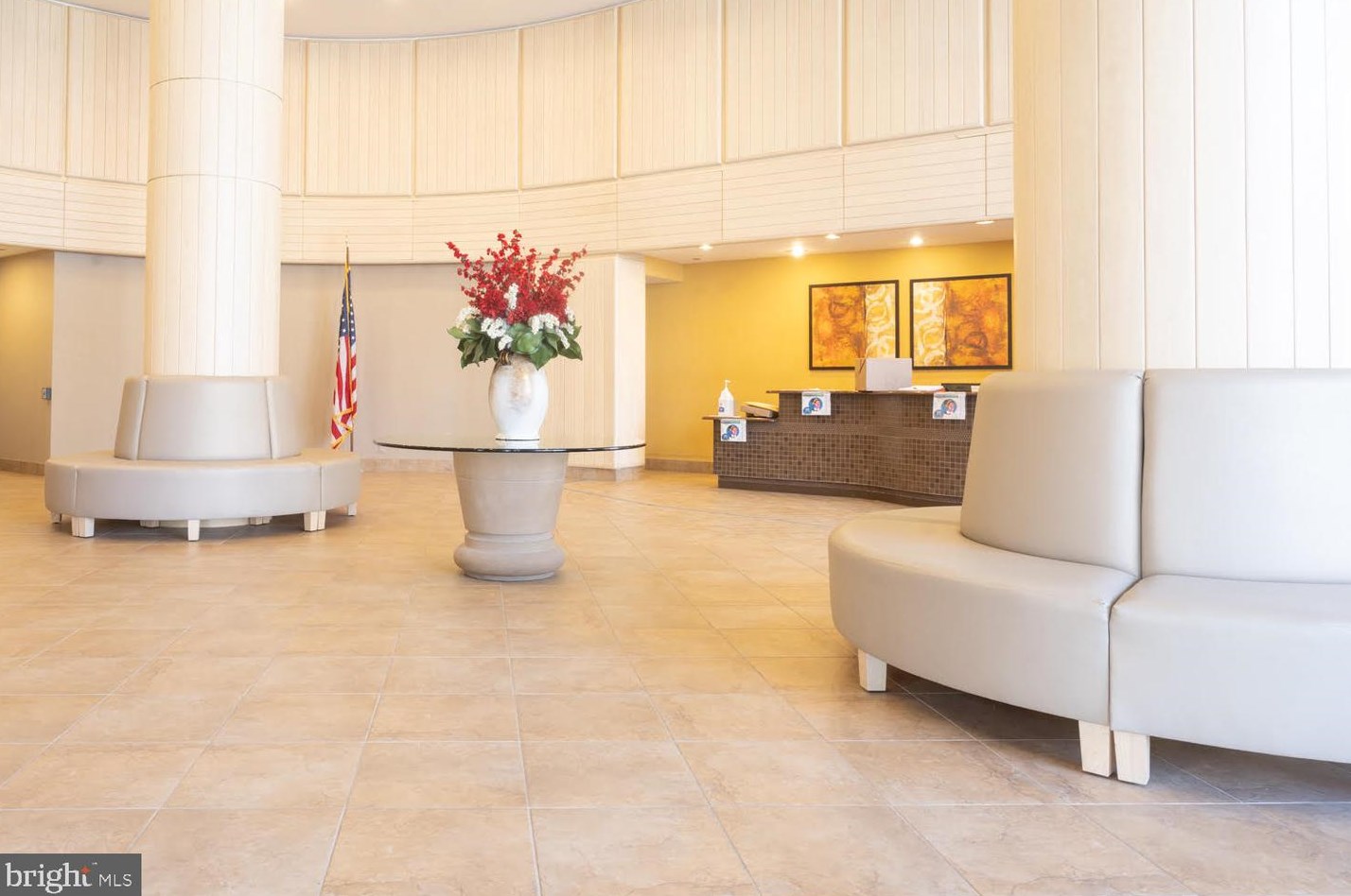 1805 Crystal Dr, Arlington VA  22202-4400 exterior