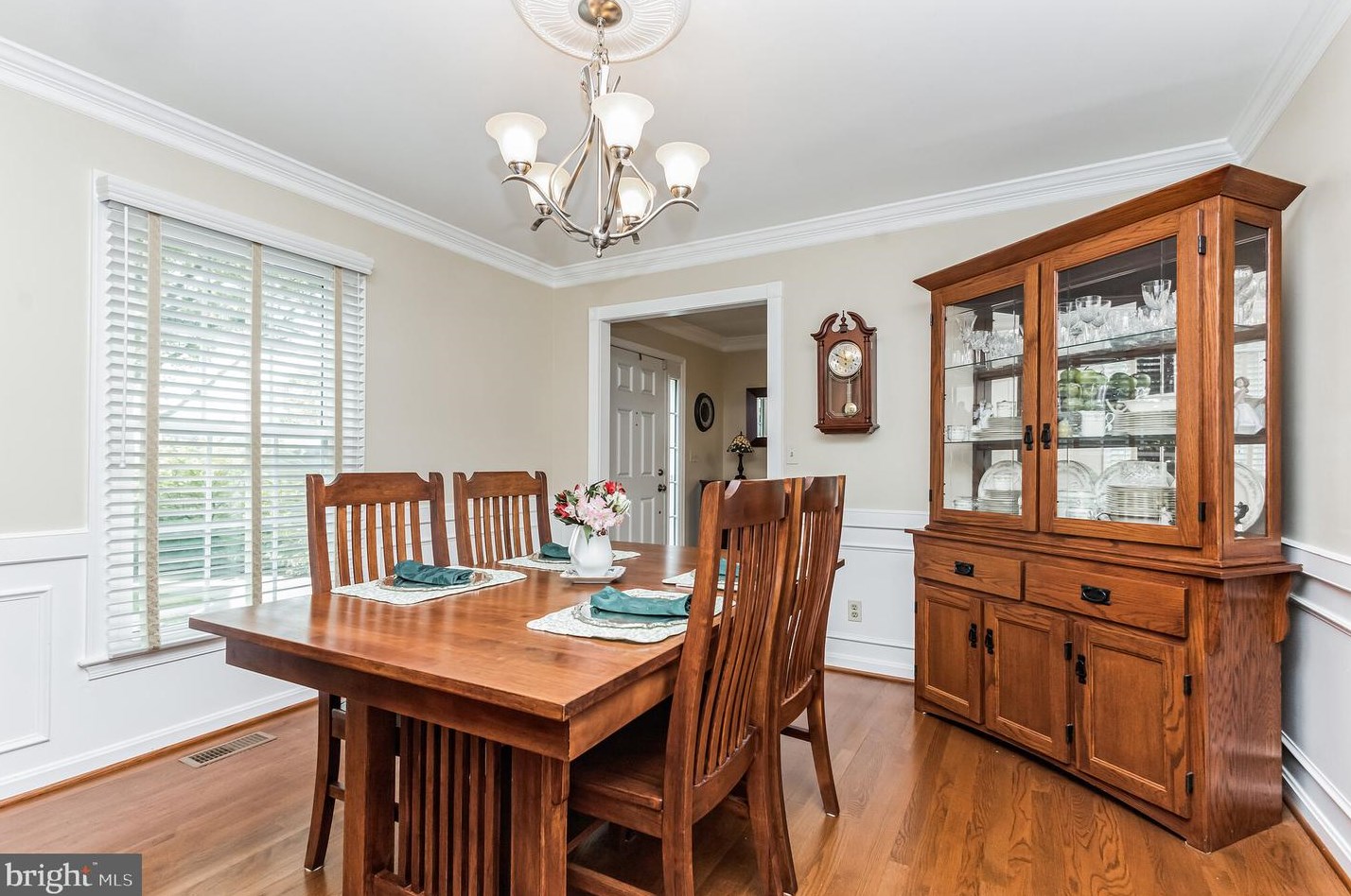 204 Liberty St, Arlington VA  22203-1051 exterior