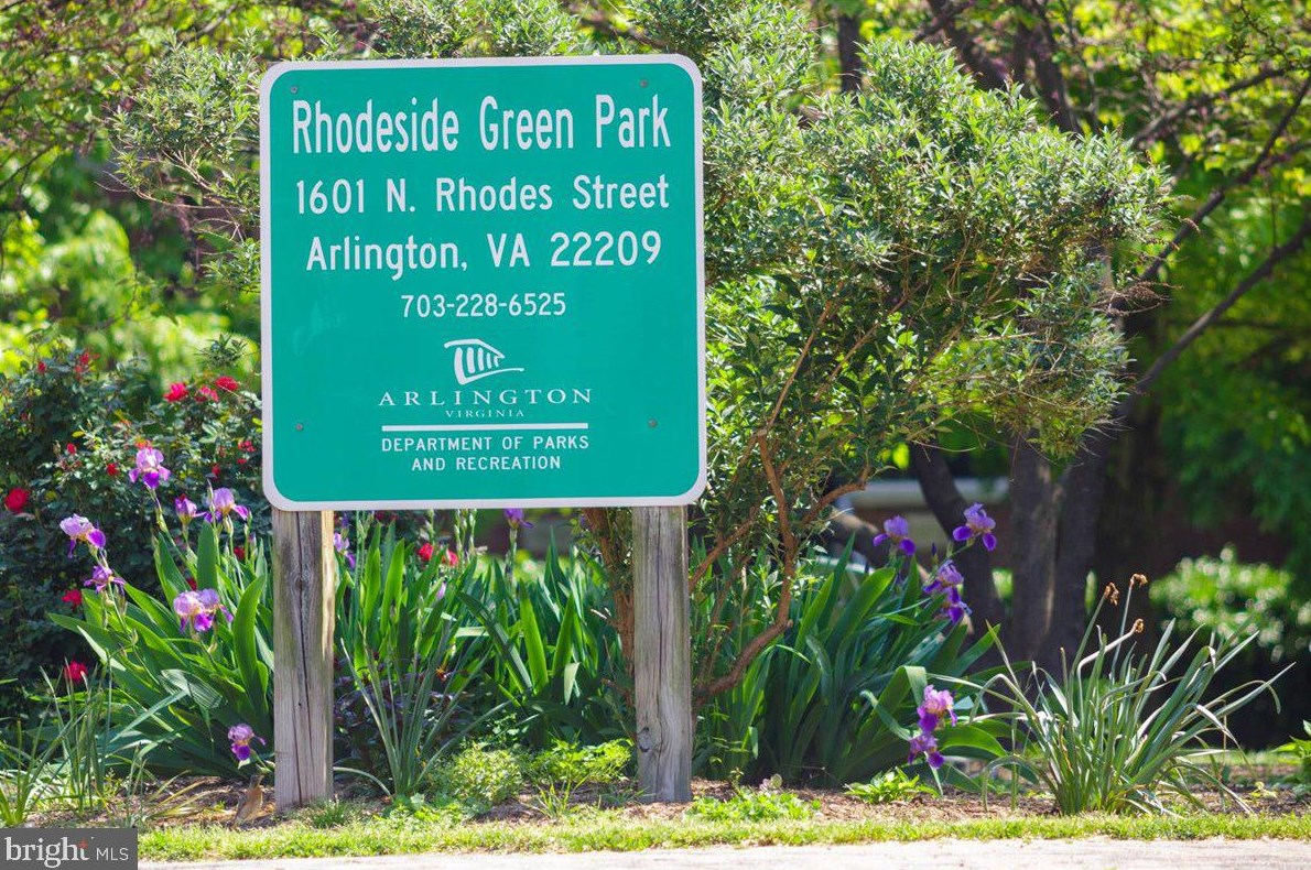 1622 Rhodes St, Arlington VA 22201-3119 exterior