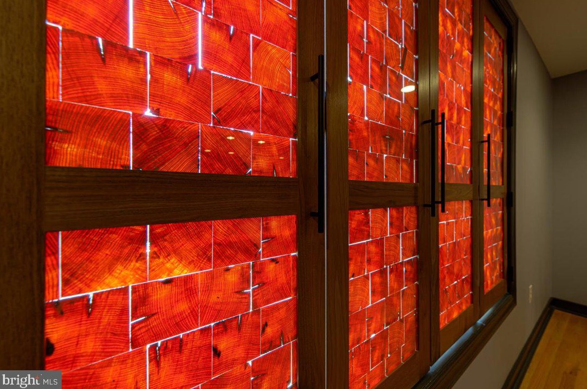 1622 Rhodes St, Arlington VA 22201-3119 exterior