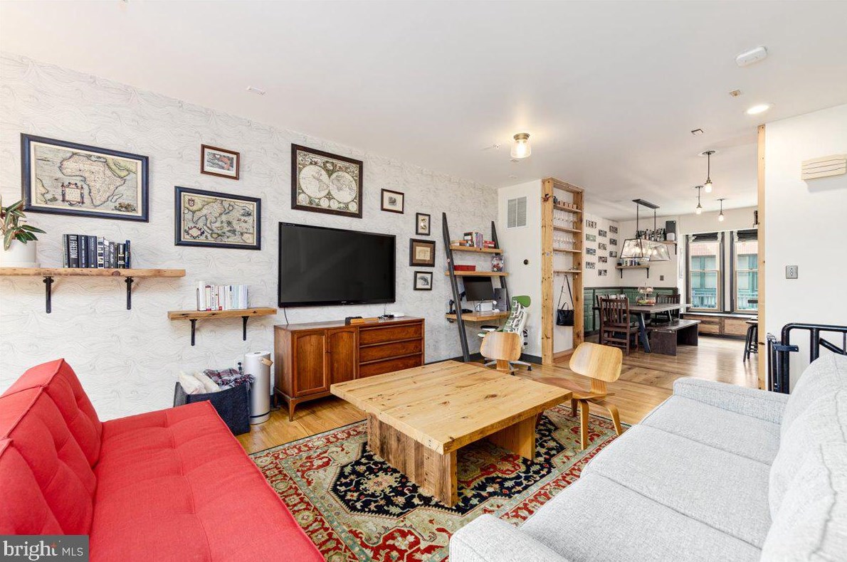 1622 Rhodes St, Arlington VA 22201-3119 exterior