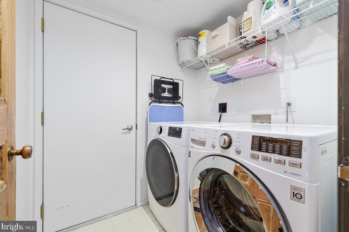 1622 Rhodes St, Arlington VA 22201-3119 exterior