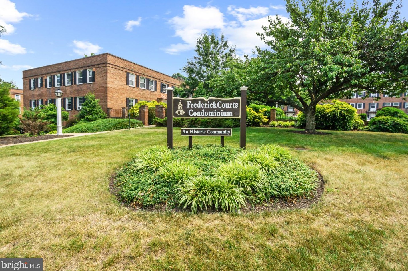 5014 Columbia Pike, Arlington VA 22204-2979 exterior