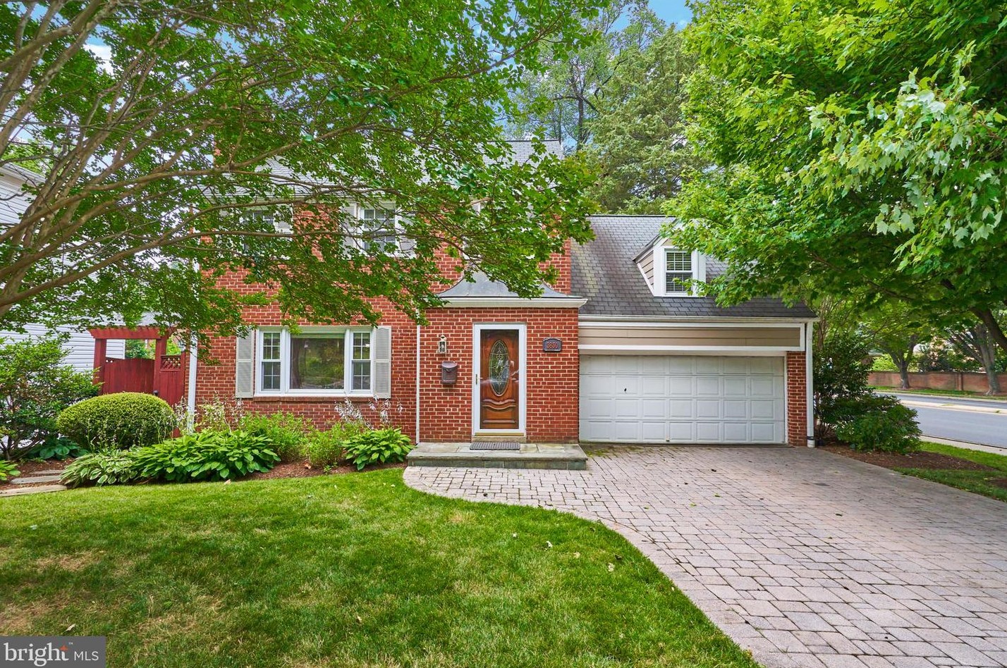 3830 Vernon St, Arlington VA  22207-4342 exterior